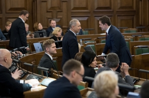 Политики не могут договориться по премьеру и ждут решения Вейониса