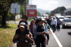 Трамп выставит 15-тысячную армию против «каравана мигрантов»