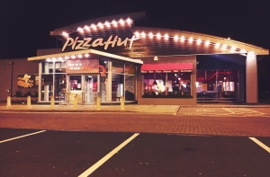 Будущее за роботами: умные машины будут готовить пиццу во время доставки