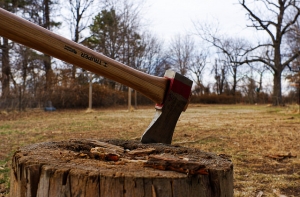 Мужчина отрубил себе пальцы рук