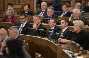 Торги за власть: не будет министров, не будет и комиссий Сейма