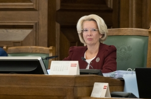 Мурниеце торопит: комиссии Сейма нужно создать как можно быстрее