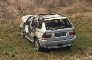 Соцсети: в Риге после столетия Латвии найден сгоревший автомобиль