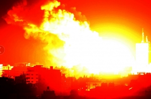 Массированная атака: израильские самолеты нанесли удары по сектору Газа