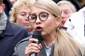 Тимошенко возмутилась отсутствию Порошенко в санкционном списке России