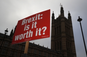 Британия накануне Brexit: министры продолжают уходить в отставку