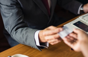 Глава FKTK опроверг информацию о включении Латвии в зону высокого риска