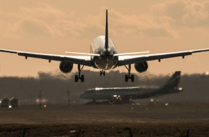 Под колесами лайнера в Шереметьево погиб мужчина, устроивший дебош на борту