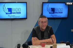 Суд решил не заключать под стражу журналиста Алексеева