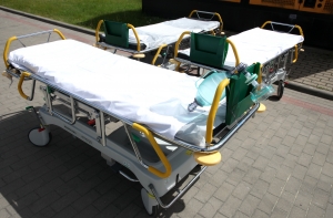 Это ненормально! Политику пришлось 6 часов стоять в очереди к врачу