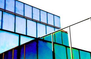 В Москве на дорогу обрушился бизнес-центр