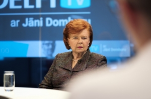 Вике-Фрейберга: сейчас политики принюхиваются друг к другу как собачки в парке