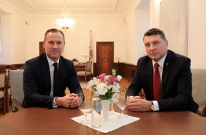 Вейонис вернулся в Латвию, но встречи с партиями не планирует