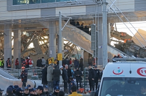 При столкновении поездов в Турции погибли люди, десятки пострадали