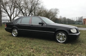 Владелец продает машину: на такой в 90-е годы катали только в один конец