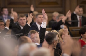 Правозащитник: решения в Сейме принимаются на основании комиксов!