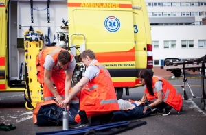 Неожиданно: Сейм принял предложение «Согласия» повысить медикам зарплаты