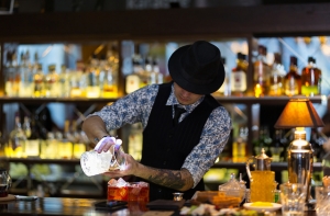 Откровение бармена: алкоголь - зло, но это мой заработок