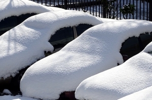 Внимание! Не чистите машину от снега - штраф 350 евро