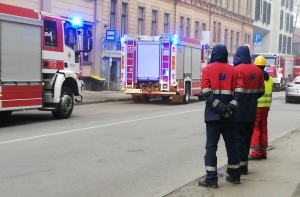 Пожар повышенной опасности: перекрыто движение на улице Ропажу