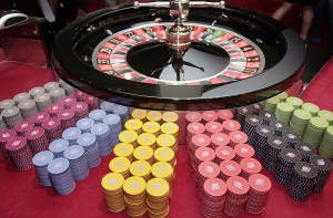 Глава юристов: политика Латвии напоминает казино, где все идут ва-банк