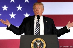 Трамп отменил рождественский прием для СМИ в Белом доме