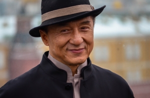 Джеки Чан рассказал о насилии над сыном, пьянстве и изменах жене