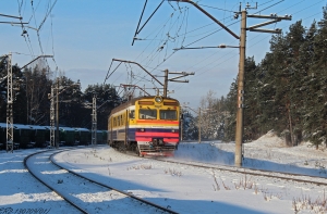 Праздничное настроение: в поезде Рига-Елгава установили елку к Рождеству