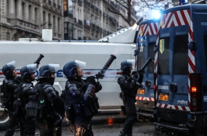 Более 4 000 человек принимают участие в протестах в Бордо