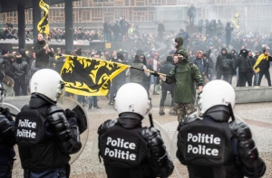 В Брюсселе тысячи людей вышли на протест против миграционного пакта ООН