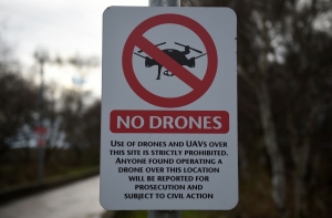 Британская полиция отпустила задержанных после запуска дронов в Гатвике