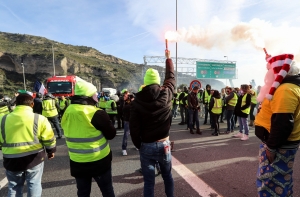 Во Франции водитель погиб из-за блокады дороги «желтыми жилетами»