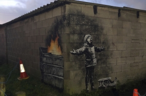 В Уэльсе появились новые граффити Бэнкси