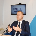 «Латвия заслужила такого премьера»: В Twitter обсуждают танец Гобземса в клубе