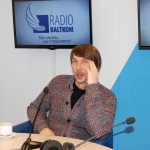 Журналист: Гобземс из тех людей, которые бьют жен, а потом цветы дарят