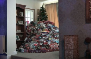 Британка купила своим детям 300 подарков на Рождество