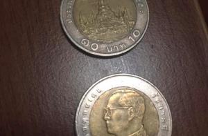 Будьте внимательны! В Латвии замечены «ненастоящие» 2 евро