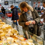 «Наши продукты у них дешевле!»: жительницу Латвии удивили цены в Литве