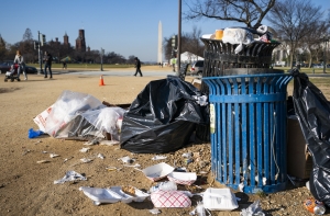 Парки США заполнили фекалиями и мусором из-за паузы в работе правительства