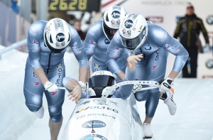 Экипаж Киберманиса завоевал серебро на этапе Кубка мира по бобслею