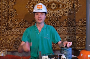 Почему зарядку не нужно оставлять в розетке?