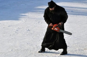 Атмосферные фото, показывающе, как русские люди празднуют Крещение