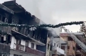 На горнолыжном курорте Куршевель возник пожар: пострадали более 20 человек