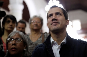 Все больше стран признают оппозиционера Гуаидо главой Венесуэлы