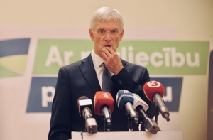 Опять провал? Правительство Кариньша теряет поддержку KPV LV