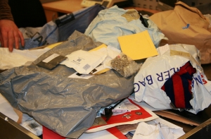 Ждете подарок из Нидерландов? Почта получила 80 мешков размокших посылок