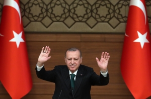 Президент Турции предложил бороться с пластиком с помощью конопли