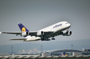 Рейсы Lufthansa Рига-Франкфурт отменят из-за забастовки