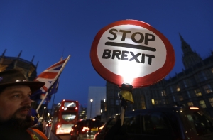 «Жесткий Brexit» резко увеличит таможенные сборы на границе Латвии
