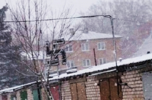 Свастика? В Салдусе к праздникам снова установили неоднозначный декор